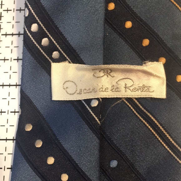 Oscar de la Renta Vintage blue polkadot diagonal striped blue white and gold tie - Picture 4 of 10